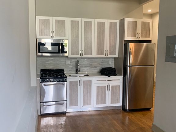 5th image of 1629 Park Pl #1B