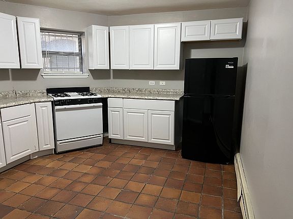 3rd image of 5850-58 S King Dr W #5856-G