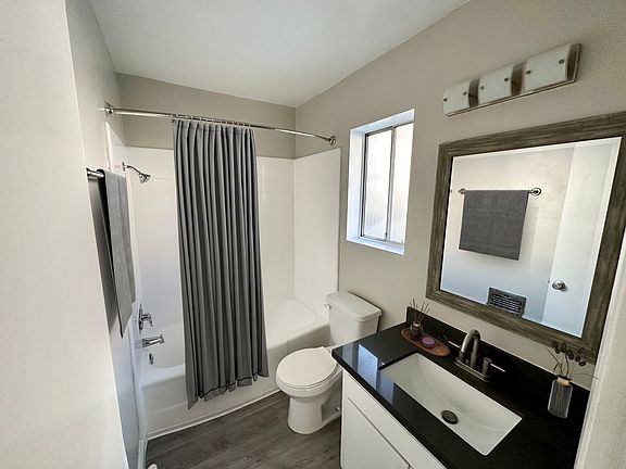 3rd image of 3754 S Sepulveda Blvd #27