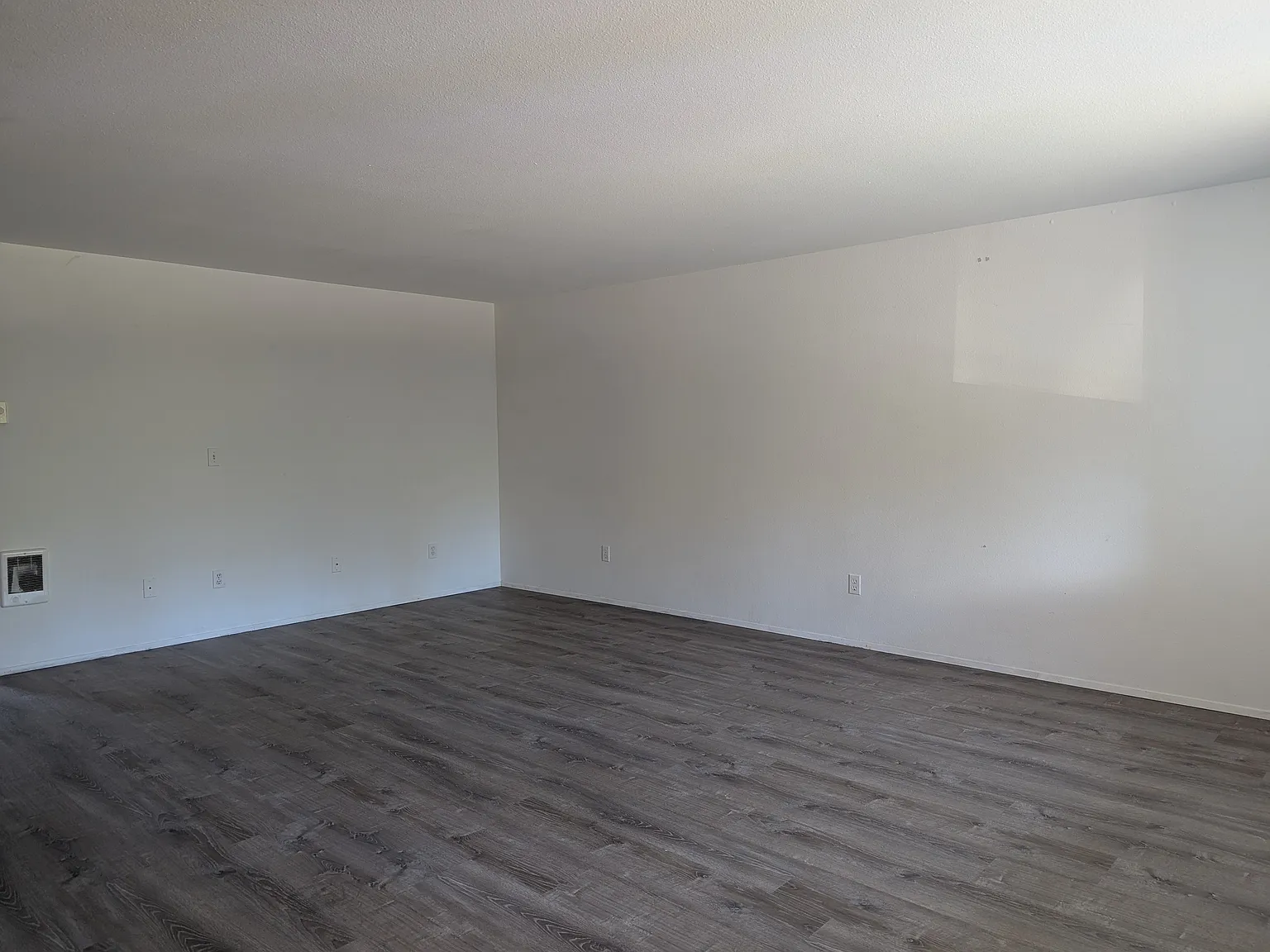 2 bed, $1,100 — Photo 4