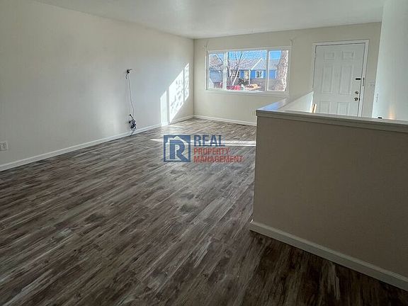4th image of 918 Mesa Ct