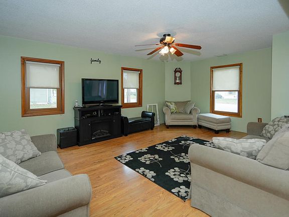 402 E Franklin St-103