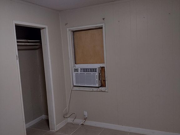 4th image of 303 W Heald Ave