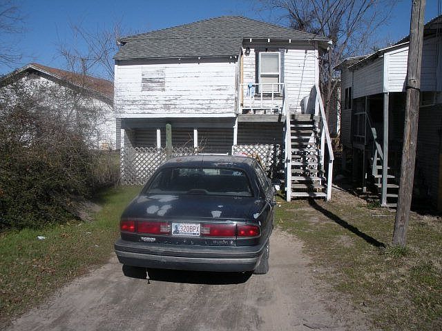 2nd image of 125 N Hope St