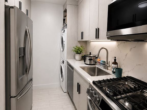 2nd image of 721 Columbus Ave #3E