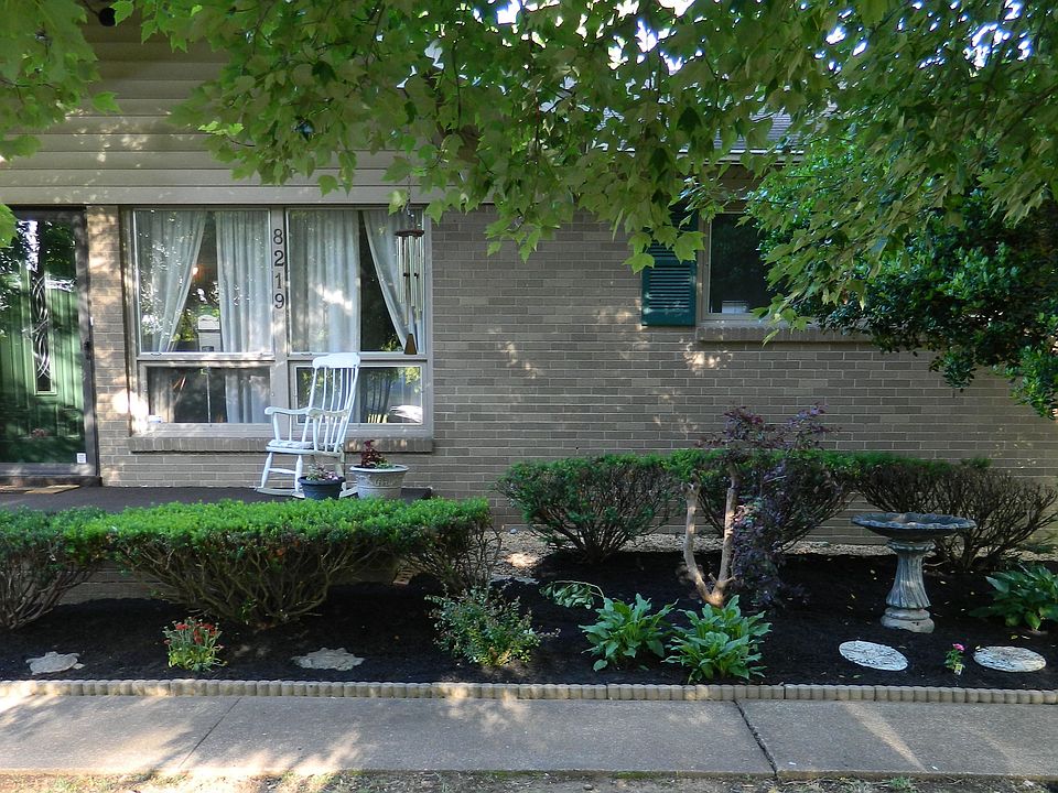 2nd image of 8219 Gordon Ln