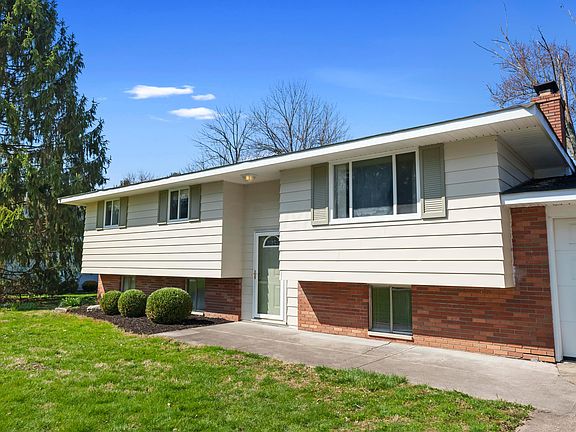 2nd image of 183 Ballman Sq E