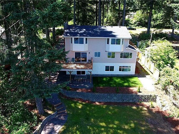 3rd image of 2107 194th Ave SW