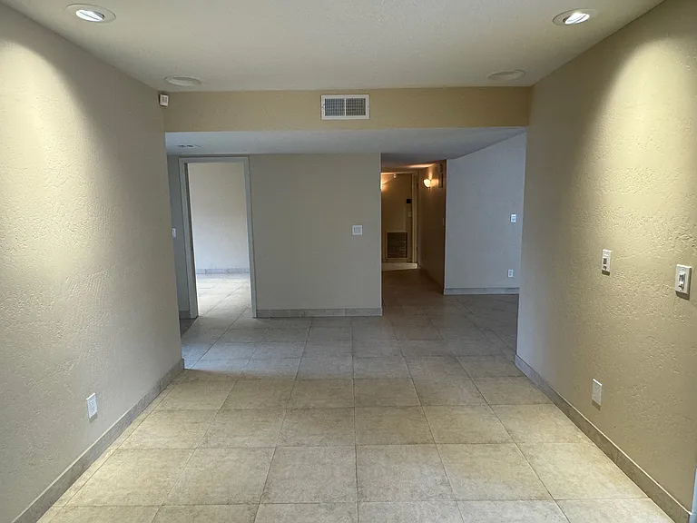 4835 N 35th Pl — Photo 12