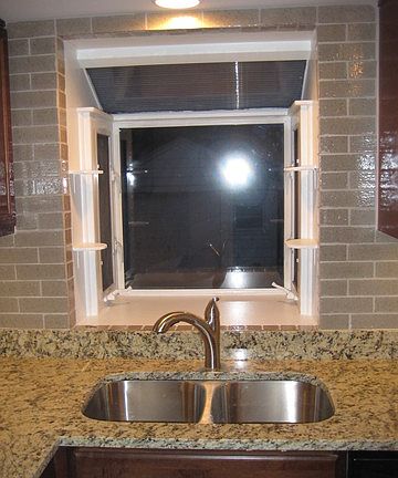 4th image of 2427 Oak St