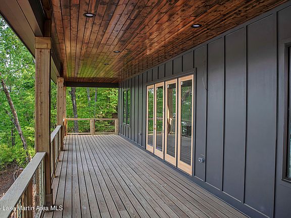 4th image of 184 Highland Cir