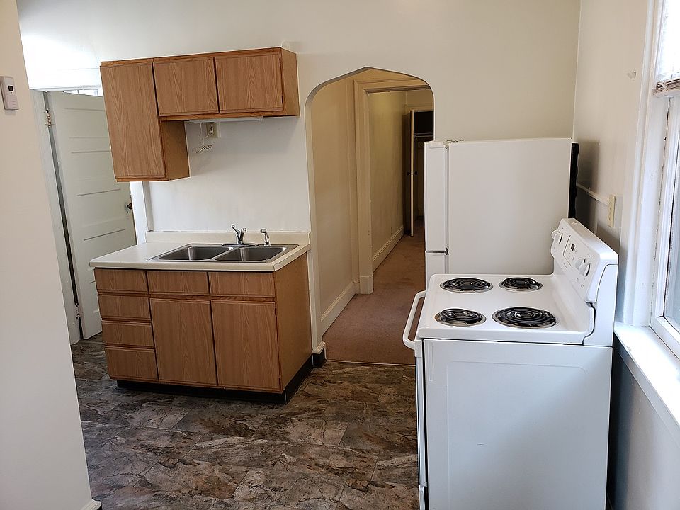 1st image of 815 E 1st St #12