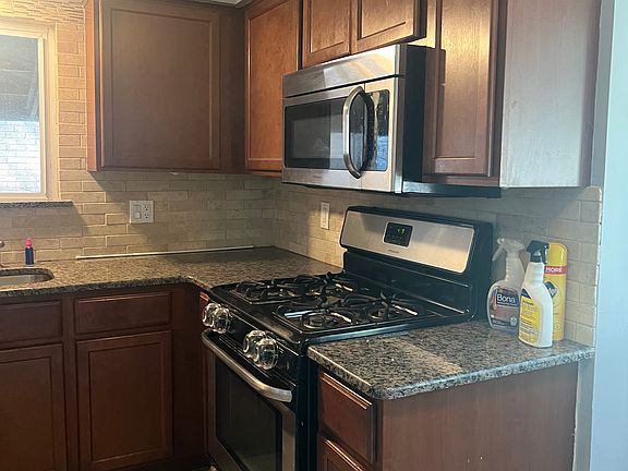 5th image of 1417 N Stephen Ave #1