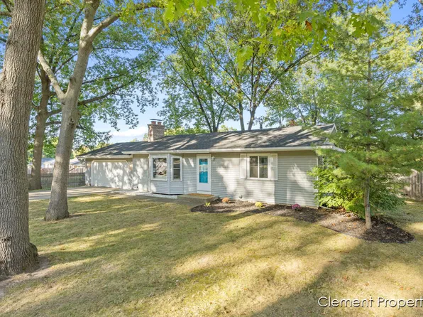 2871 Wabash Dr NE, Grand Rapids, MI 49525