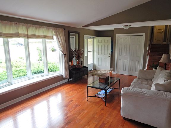3rd image of 17426 Castle Dr