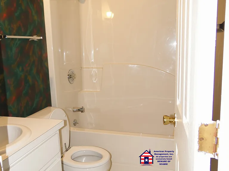 302 S Harding Dr #K — Photo 6