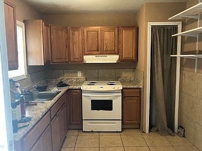 5th image of 1021 Vernon Dr