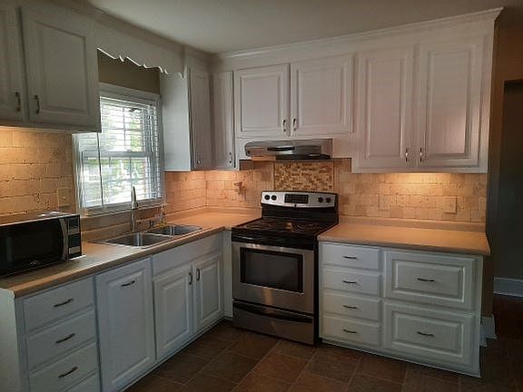 3rd image of 1824 Vaughan St