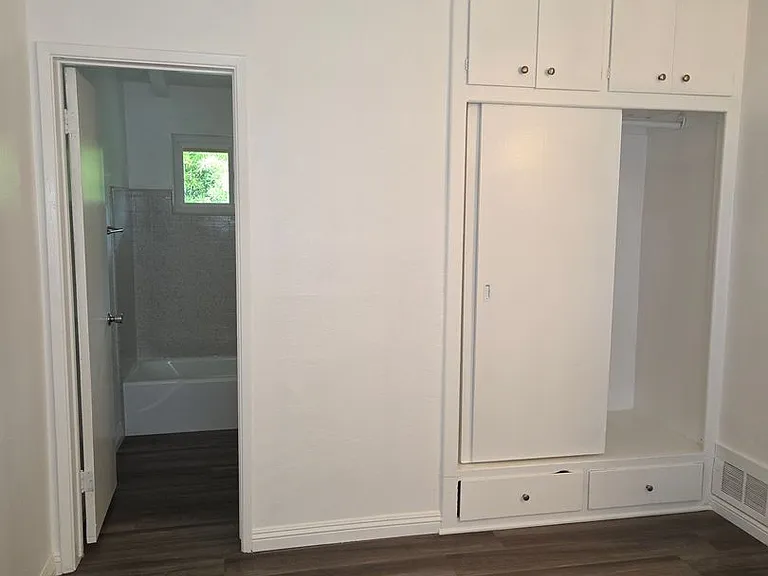 560 E Oakland Ave — Photo 23