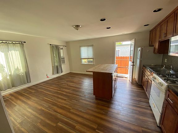 2nd image of 3405 Boundary St
