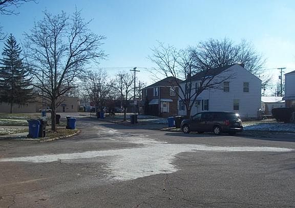 2nd image of 14030 Cayuga Ct