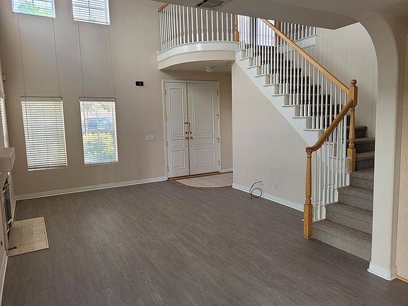 4th image of 528 Hathaway Ave
