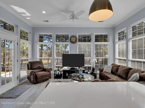 2nd image of 29 Silverspring Dr