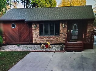 1428 S 3rd St, Clear Lake, IA 50428