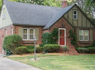 2015 46th St, Des Moines, IA 50310