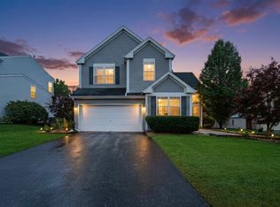 107 Acorn Ct, Round Lake Beach, IL 60073
