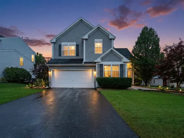 107 Acorn Ct, Round Lake Beach, IL 60073