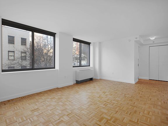 3rd image of 360 W 43rd St APT N2j