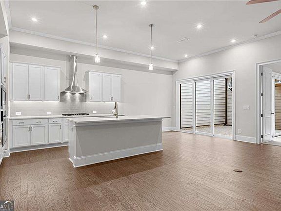5th image of 646 Stickley Oak Way