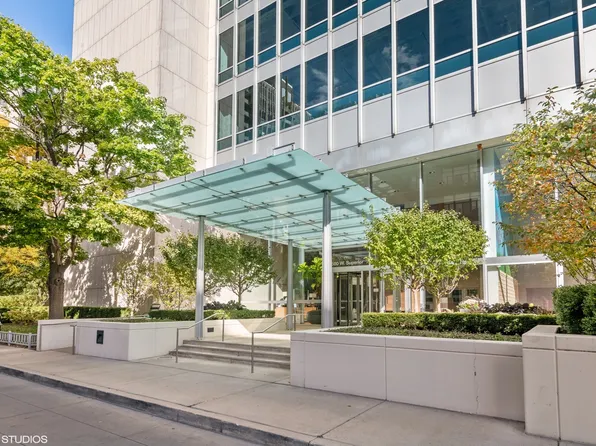 500 W Superior St Unit 2701, Chicago, IL 60654