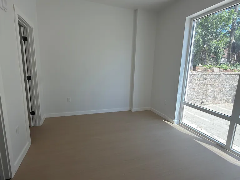 75 Webster St #1C — Photo 2