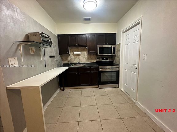 5th image of 809 NE 2nd St #2