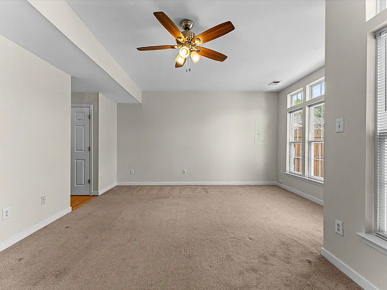 7813 Villa Pl — Photo 17