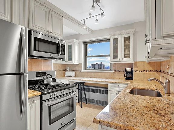 3rd image of 1020 Grand Concourse APT 16U