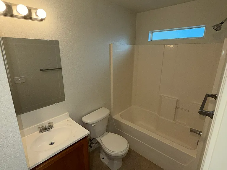 514 E Central Ave #B — Photo 6