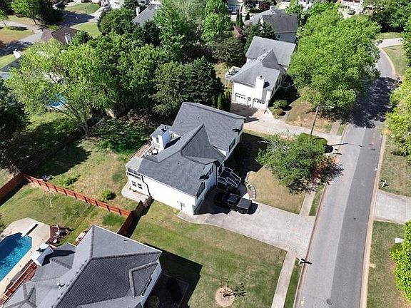 2nd image of 219 Taylors Farm Dr