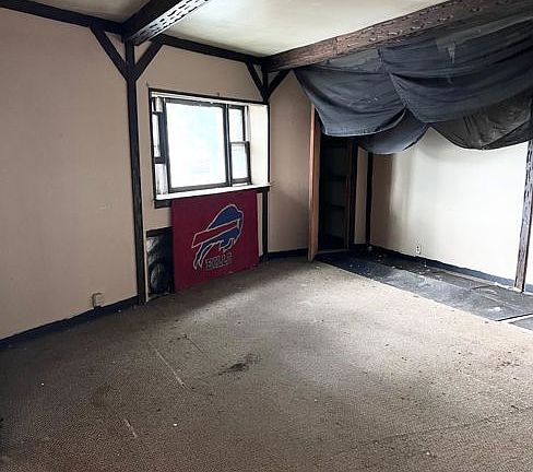 Additional Living Room