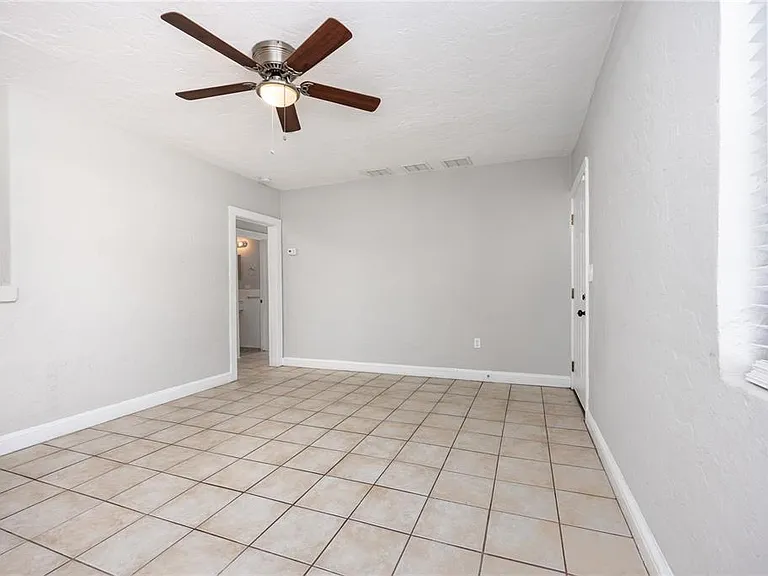319 NW 16th Ave — Photo 16
