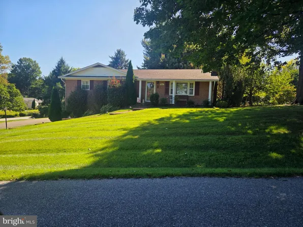 117 Greenwood Dr, Hagerstown, MD 21740