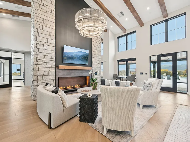 The Garrison Luxury Apartments — Photo 24