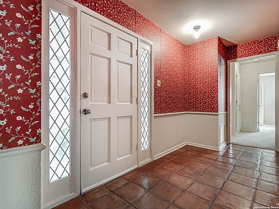 4th image of 722 BALFOUR DR