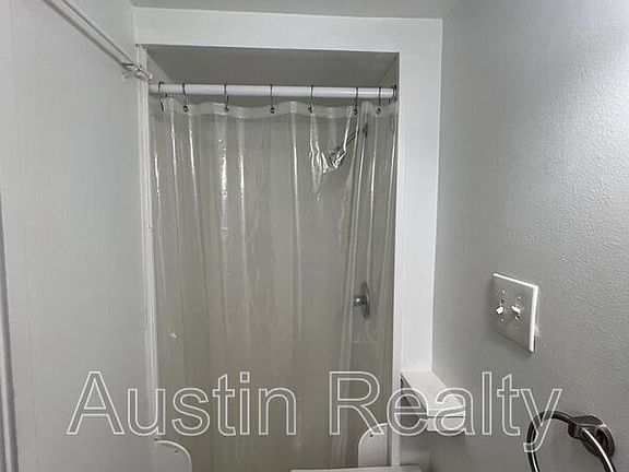5th image of 322 N Newstead Ave APT 3W