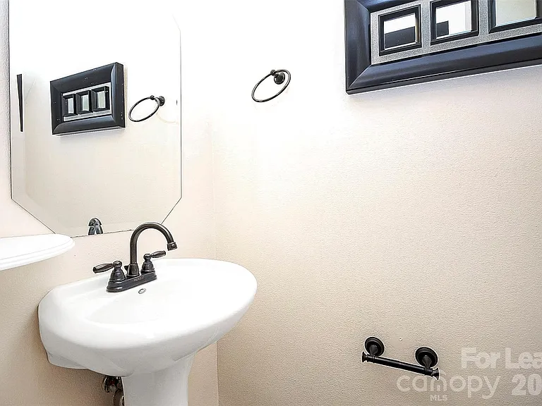 5227 Silabert Ave — Photo 16