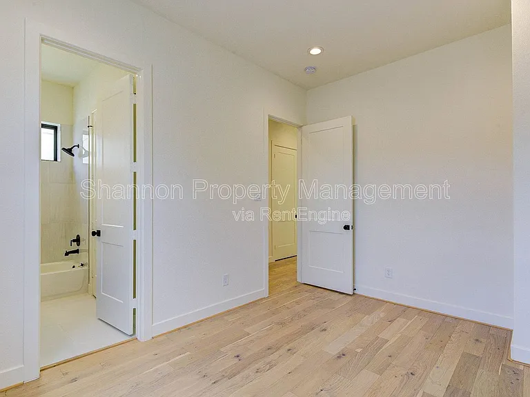 1803 Dunlavy St — Photo 29