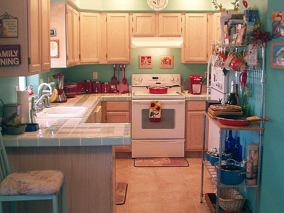 4th image of 3863 Bluegrass Dr