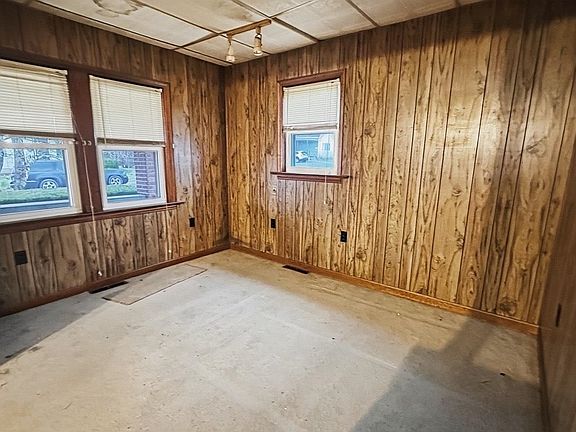 4th image of 1218 Mayo St